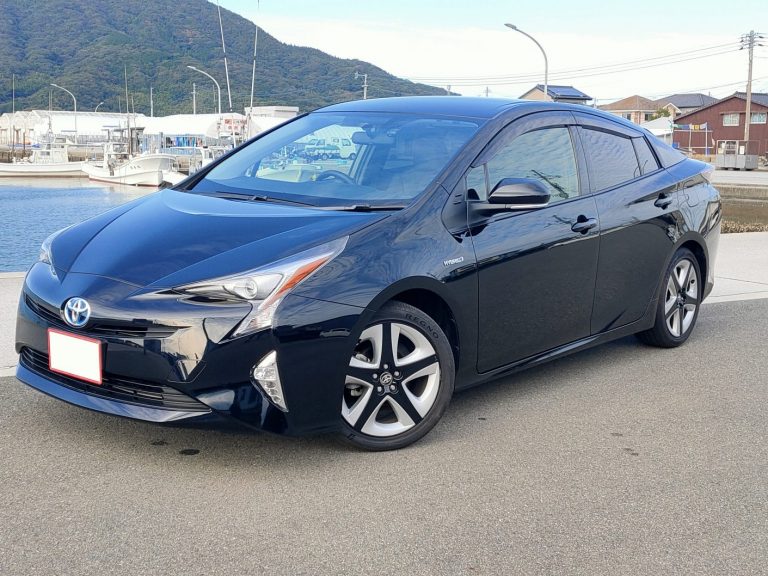 50プリウス 黒 S ツーリング│福岡の新車・中古車の激安販売ディーラー|車 50プリウス 黒 S ツーリング│福岡の新車・中古車の激安販売ディーラー|車